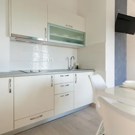 Apartman Lavish In Omi Alj With Rooftop Terrace *