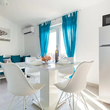 Lavish In Omi Alj With Rooftop Terrace Daire *